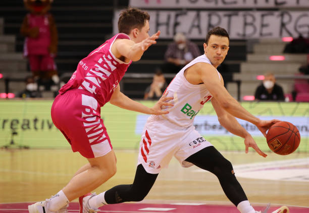 场上那些不 场上那些不